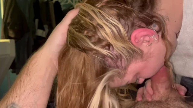 Sexy Blonde gives amazing head