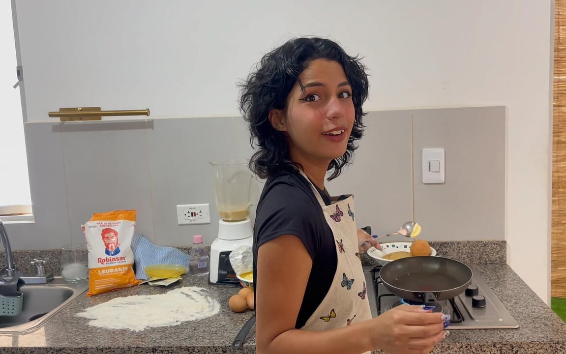 I Help My Cute Step Sister with Her Cooking Classes and We End up Fucking Very Rich and Hard.